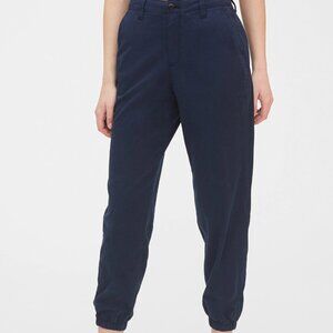 GAP - Khaki Jogger; Size 6